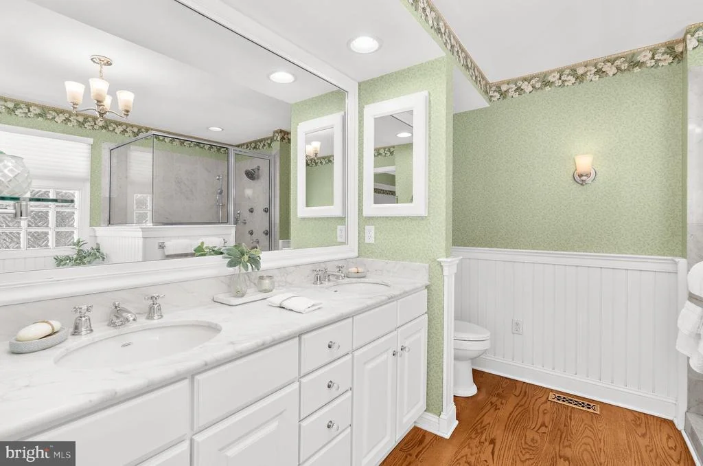 Photo of 668 WHITE SWAN DRIVE