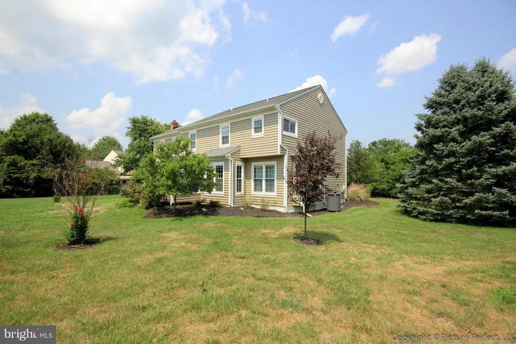 Photo of 5728 ARTESIAN DRIVE