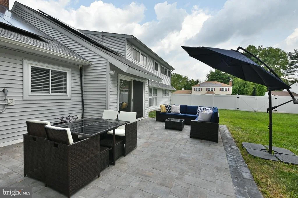 Photo of 8 WINDOVER LANE