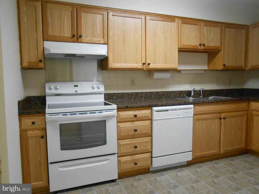 Photo of Unit 3920 at 15115 INTERLACHEN DRIVE