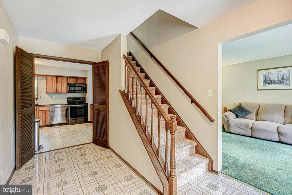 Photo of 8 RISA COURT