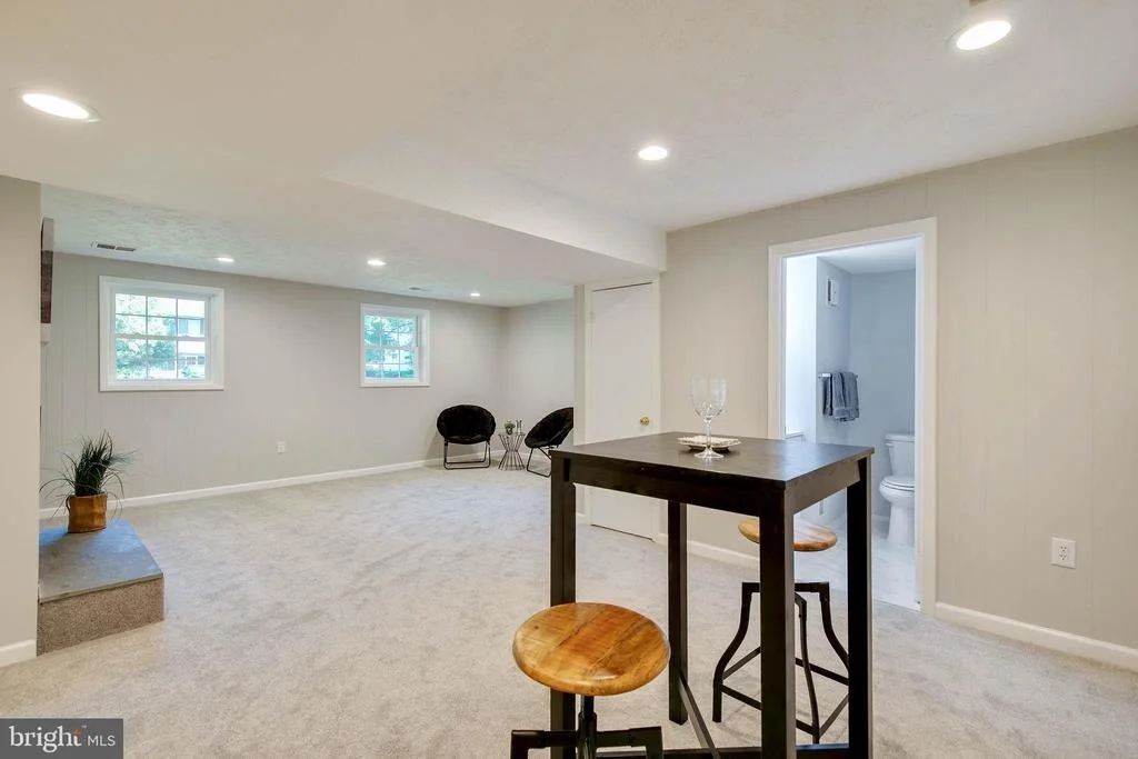Photo of 9809 OLEANDER AVENUE