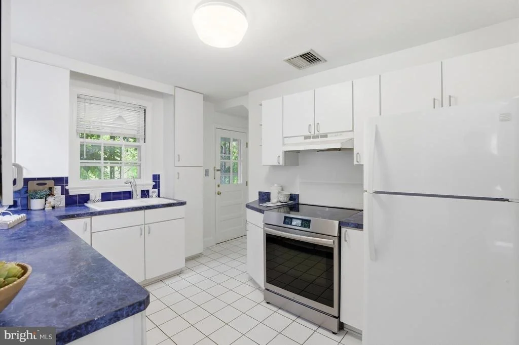 Photo of 411 LUDLOW ROAD