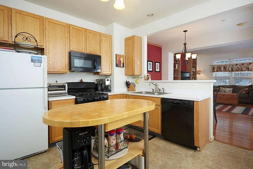 Photo of 560 EISENHOWER DRIVE