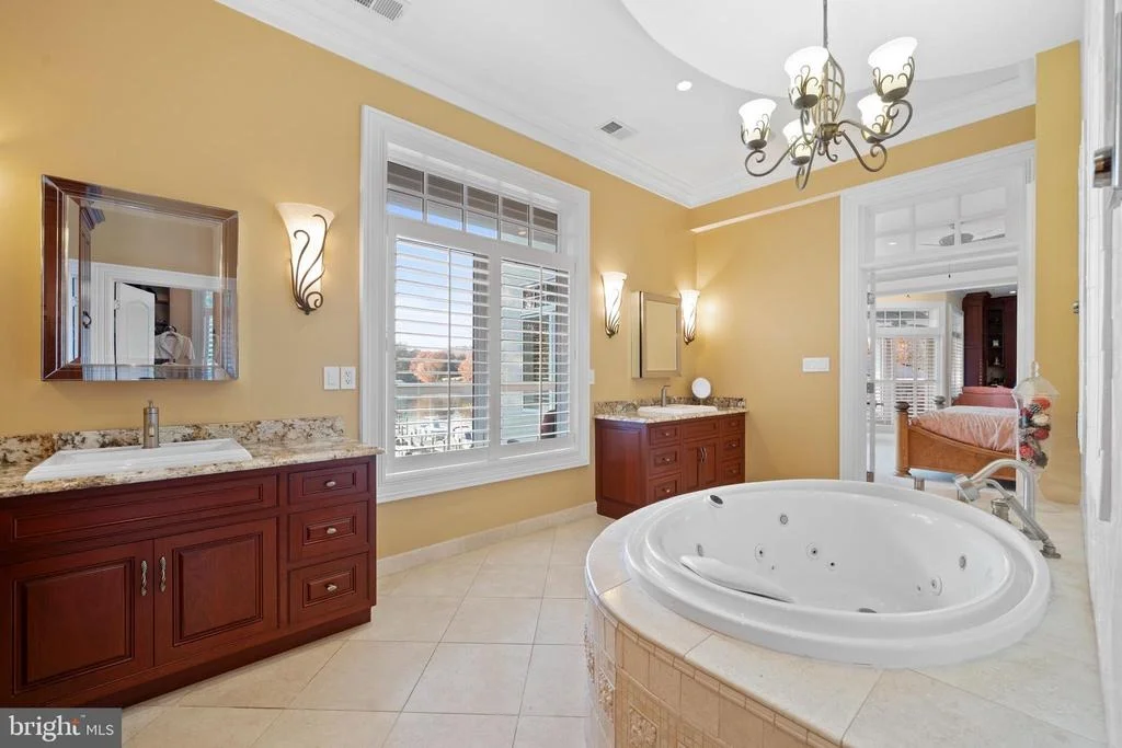 Photo of 206 HARBOR DRIVE