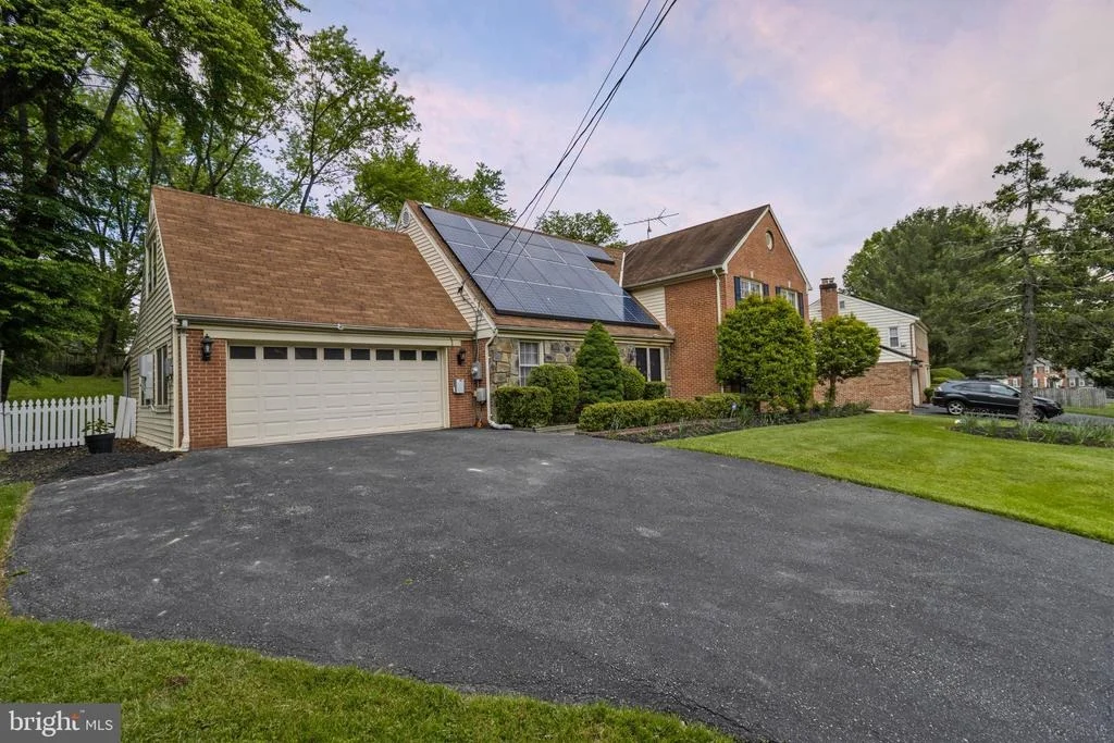 Photo of 2609 VILLAGE LANE