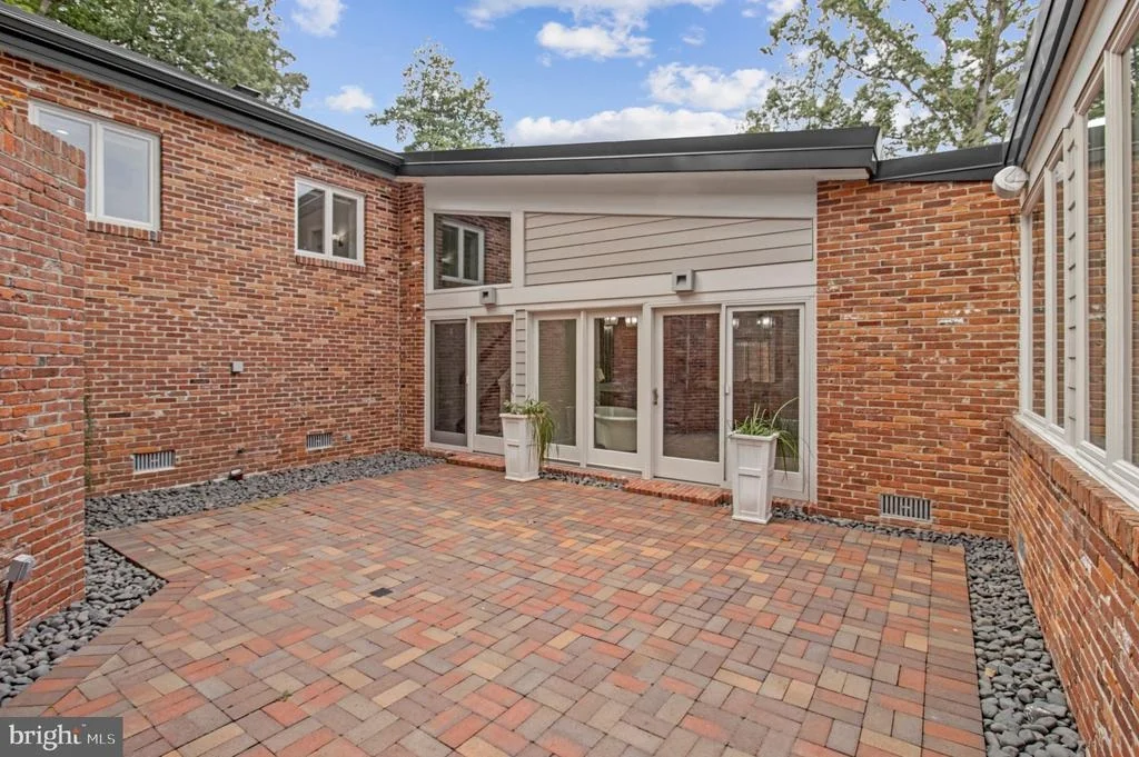 Photo of 1753 ARMY NAVY DRIVE