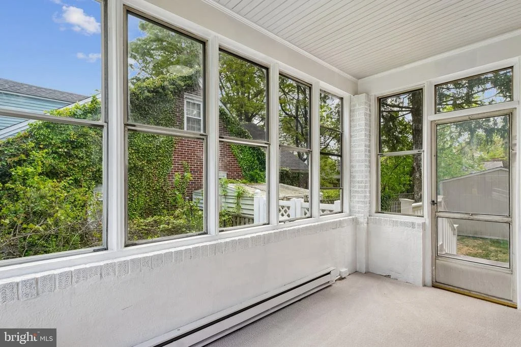 Photo of 527 FOREST VIEW ROAD
