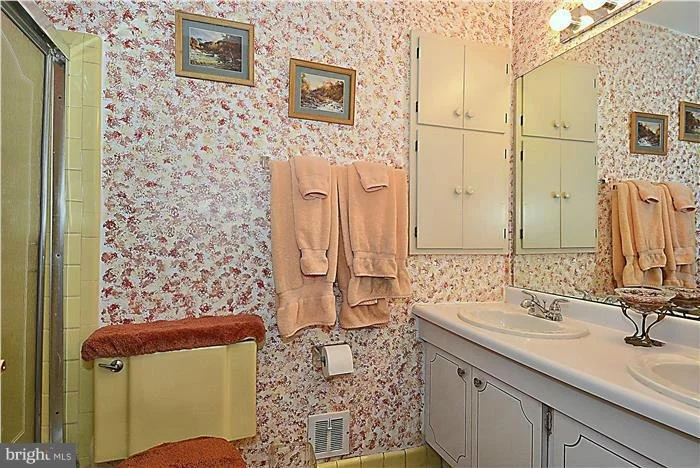 Photo of 12912 MIDDLEVALE LANE