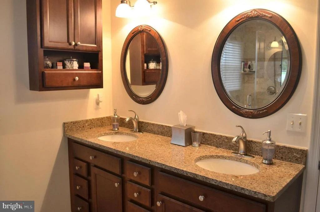 Photo of 9356 RIVER CREST ROAD