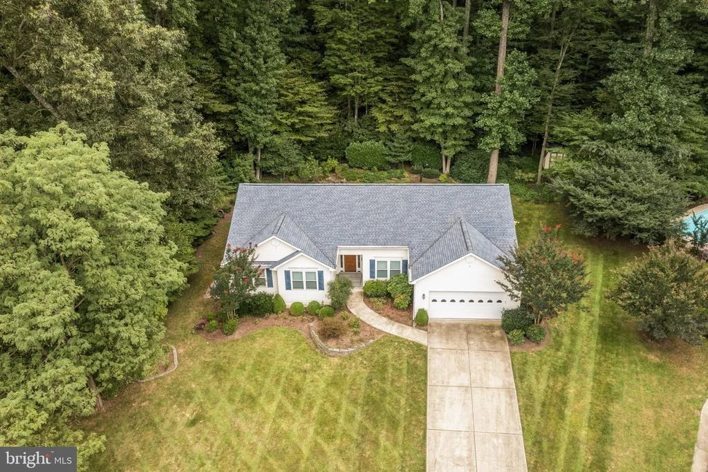 Photo of 8095 SETTLE COURT