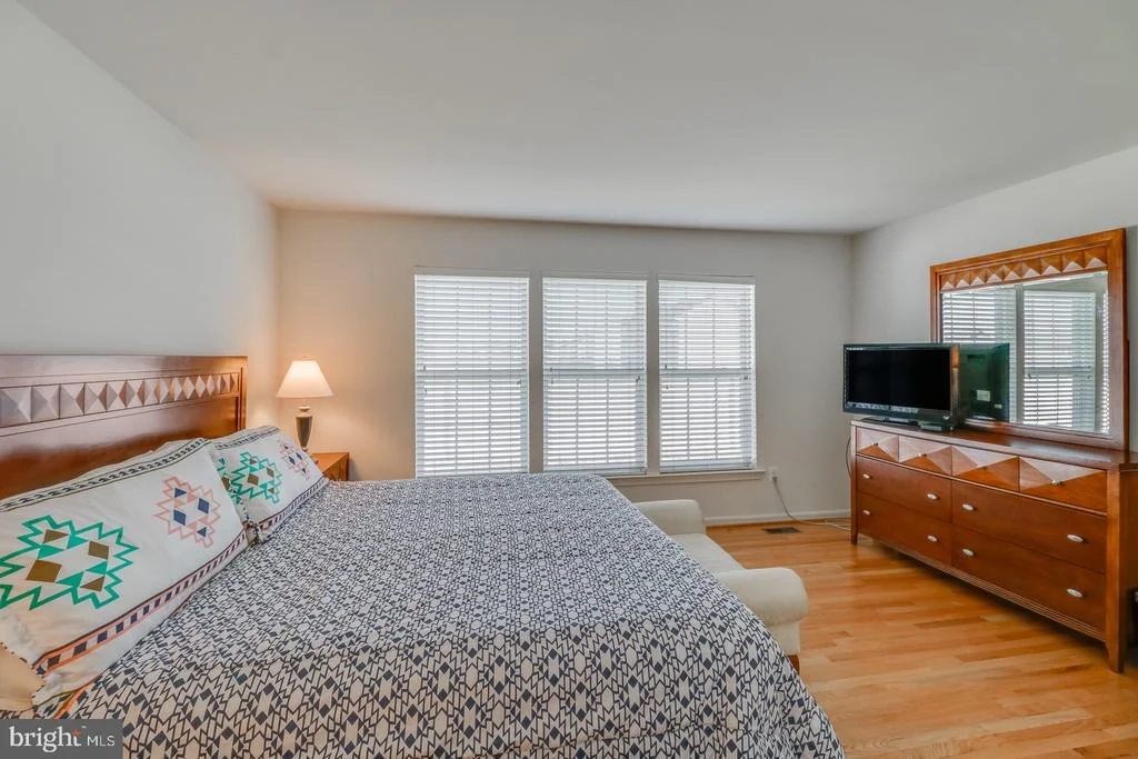 Photo of 254 LONE TREE DRIVE