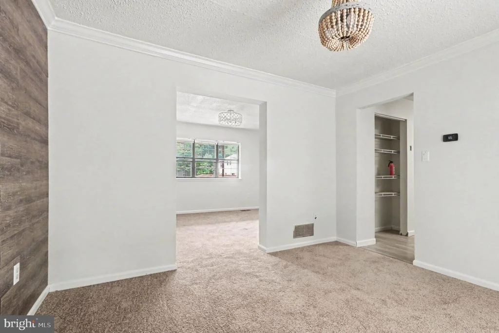 Photo of 737 FOX CHASE CIRCLE