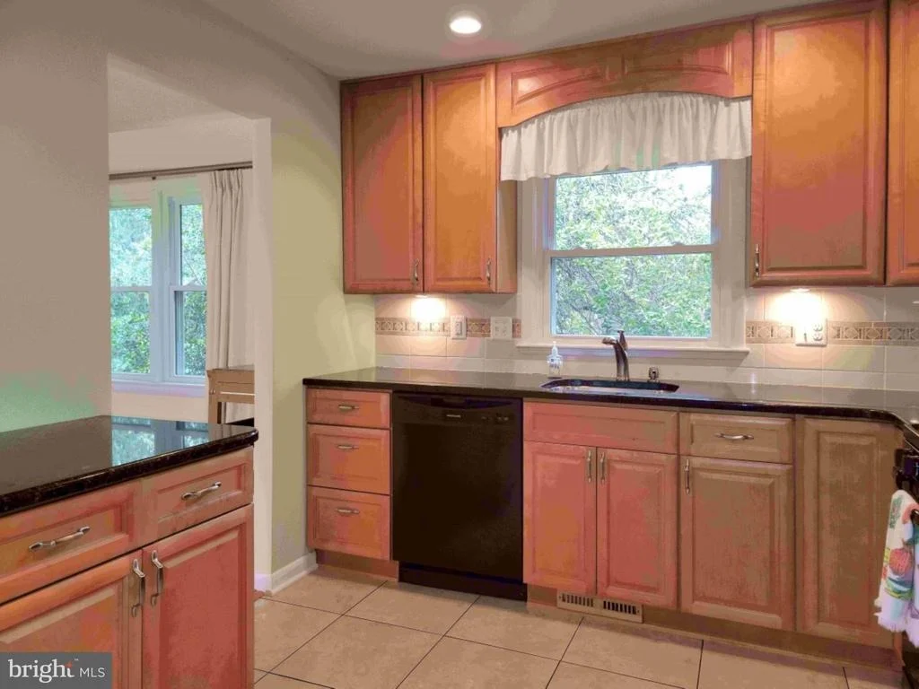 Photo of 3926 HOWARD STREET