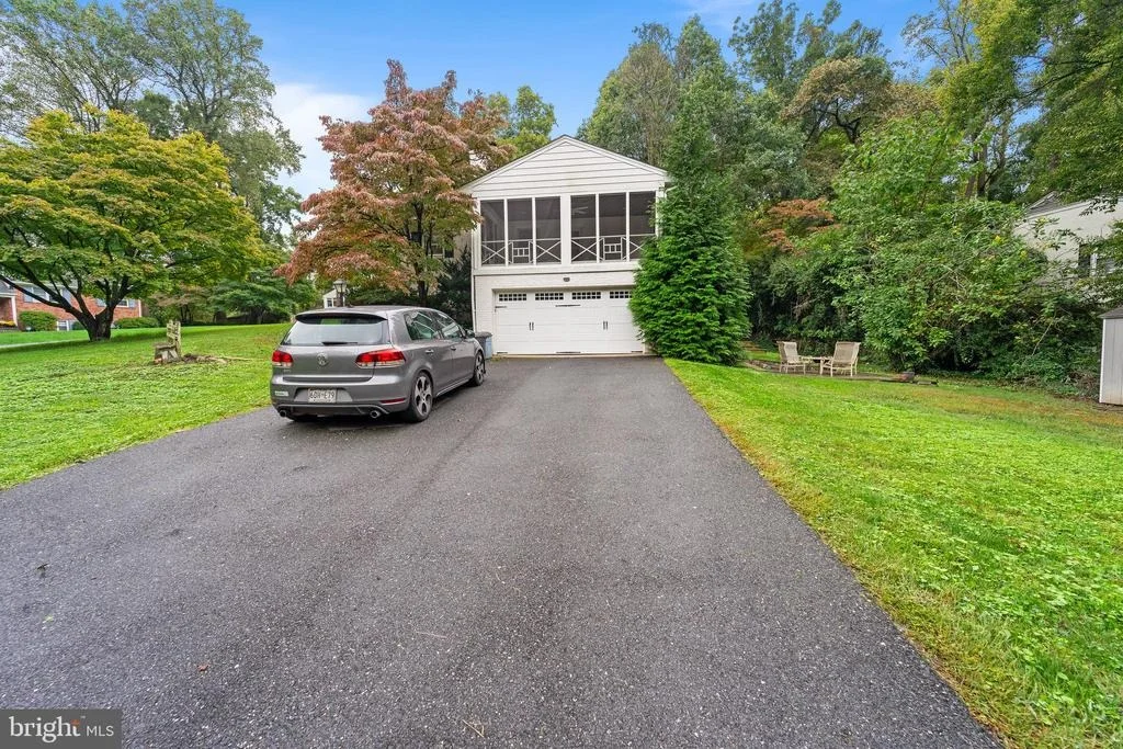 Photo of 10610 KINLOCH ROAD