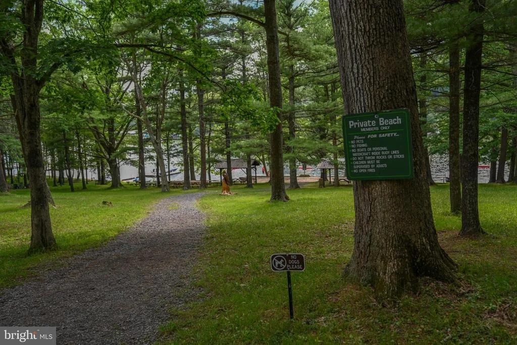 Photo of 527 DEER RUN LANE