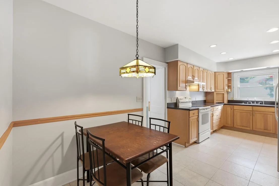 Photo of 727 N GOVERNORS AVENUE