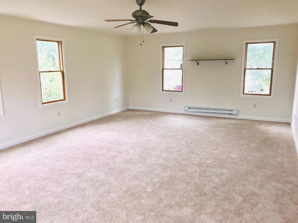 Photo of 1495 DINAHS CORNER ROAD
