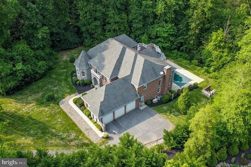 Photo of 1002 COVINGTON WAY