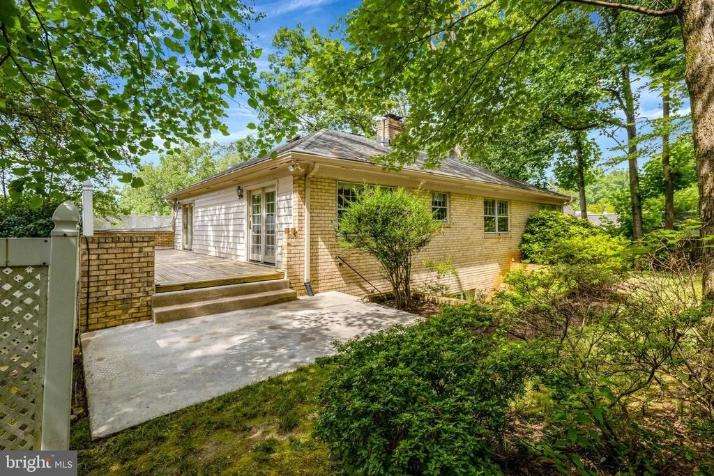 Photo of 1468 HIGHWOOD DRIVE