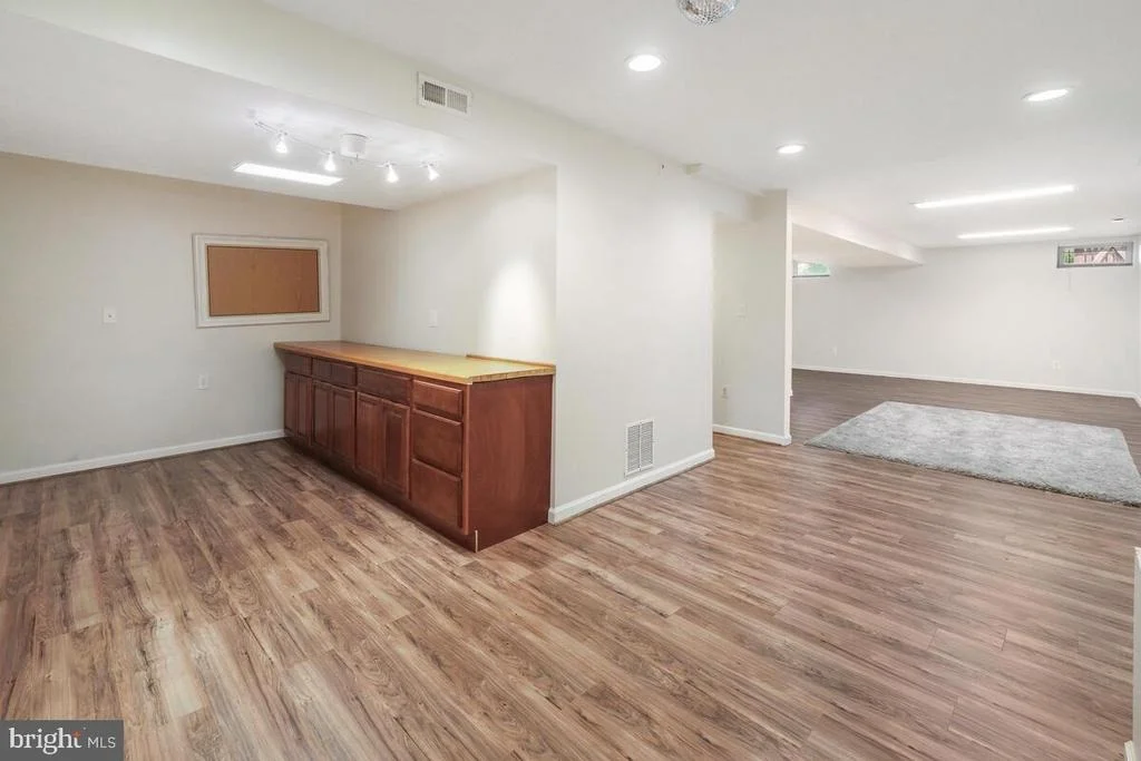 Photo of 4903 SUTHERLAND DRIVE