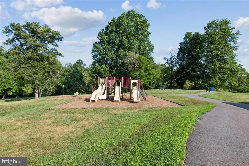 Photo of 6016 WILLIAMSBURG ROAD