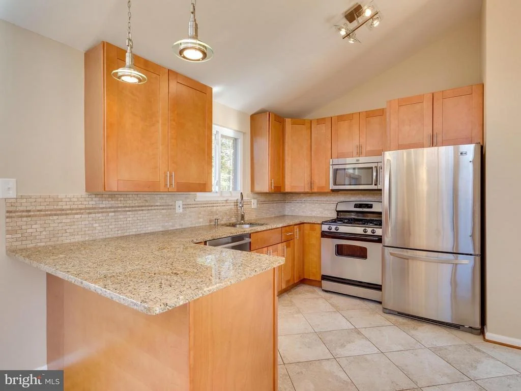 Photo of 8702 VICTORIA ROAD