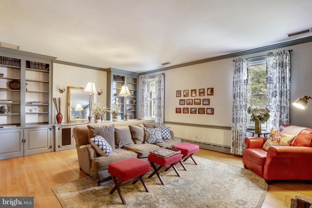 Photo of 17415 BATCHELLORS FOREST ROAD