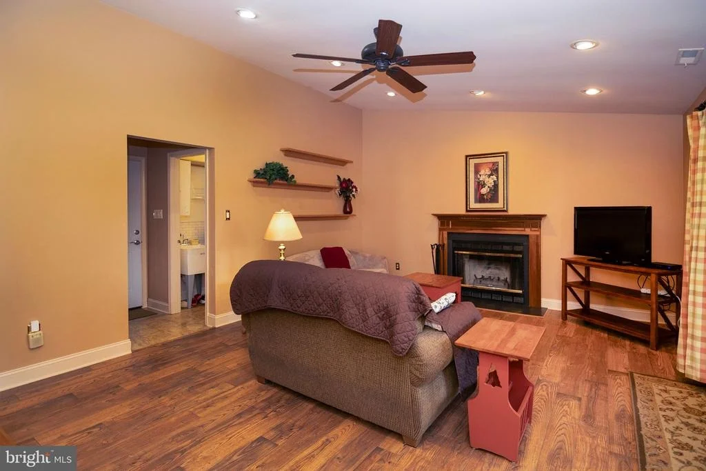Photo of 18 ABERDEEN DRIVE