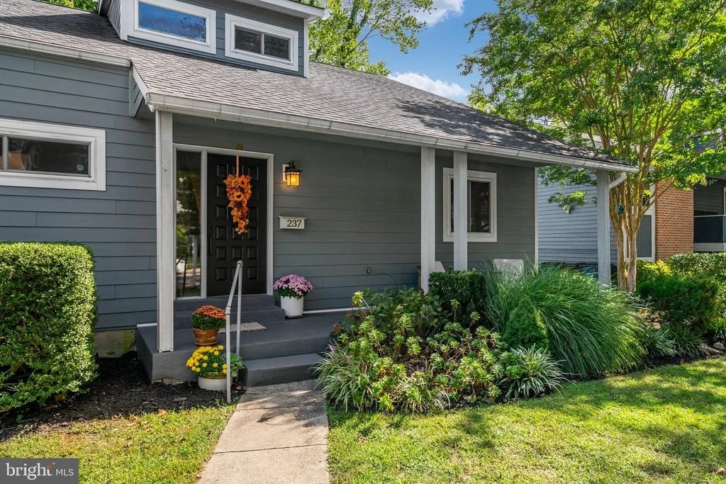 Photo of 237 CHATHAM LANE