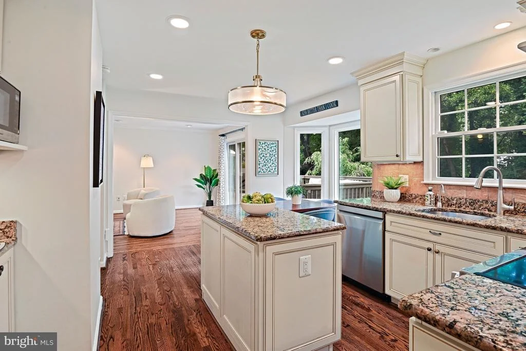 Photo of 7712 LEAR ROAD