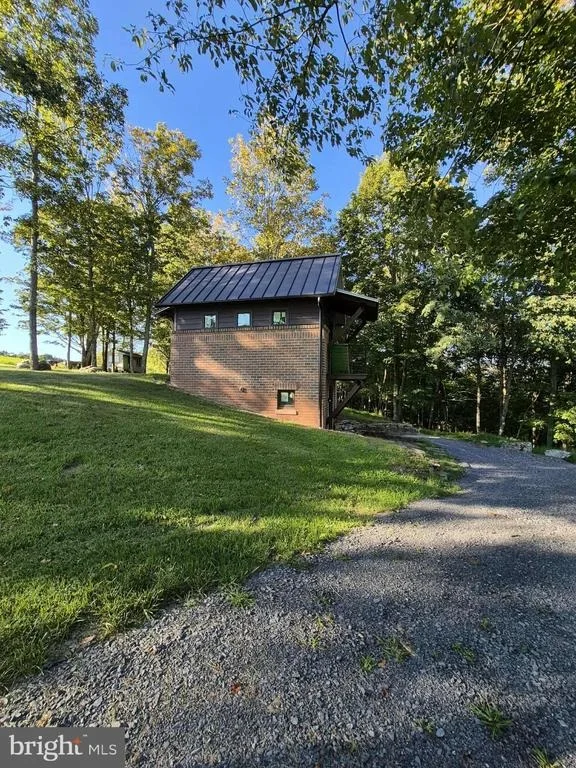 Photo of 415 NAZELROD ROAD