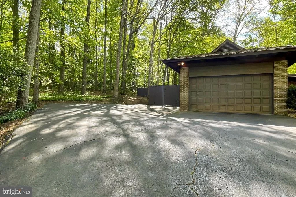 Photo of 8621 TEBBS LANE