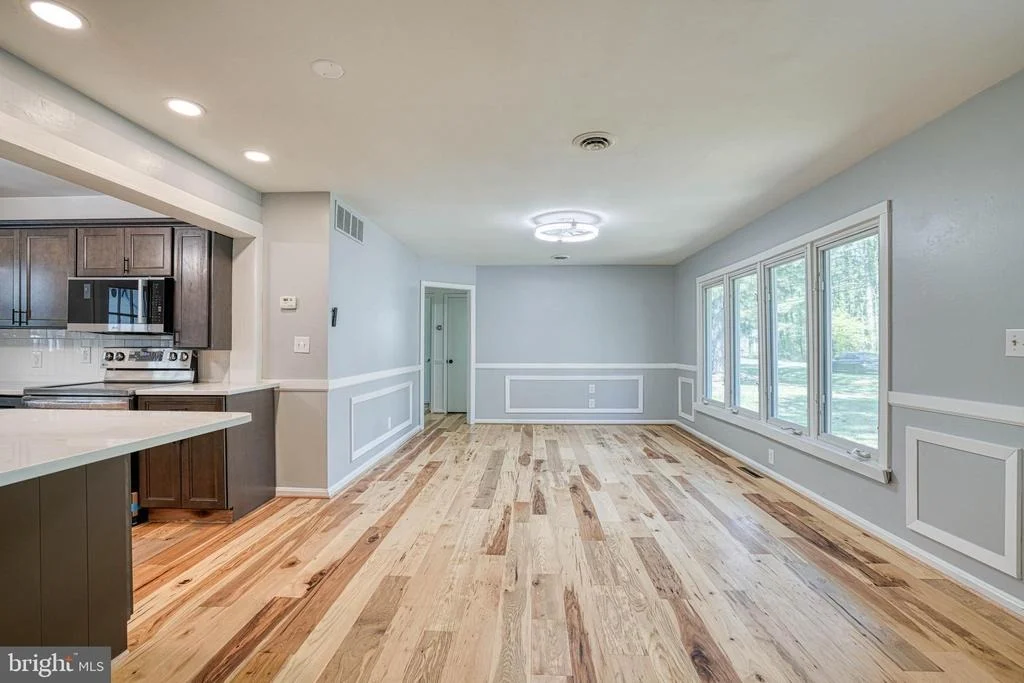 Photo of 10 BAY VIEW AVENUE
