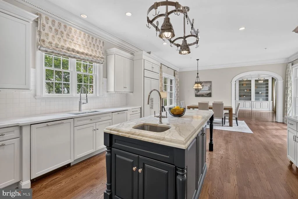 Photo of 1935 FOXVIEW CIRCLE NW