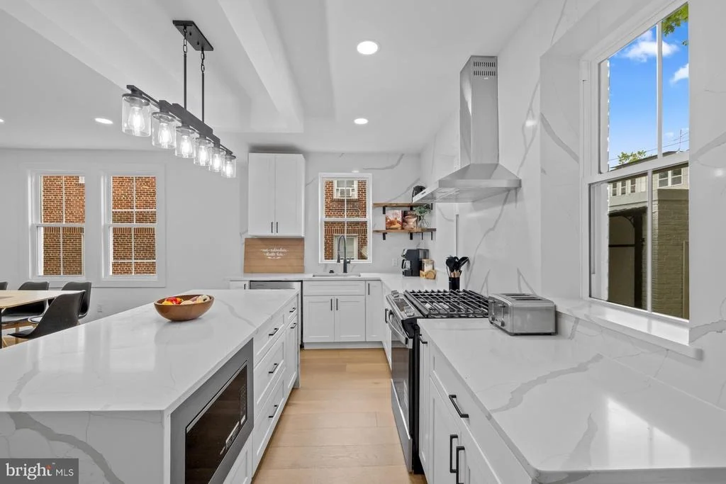 Photo of 536 ONEIDA PLACE NW