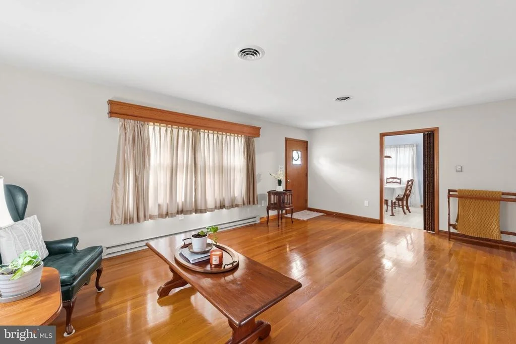Photo of 325 CALVIN DRIVE