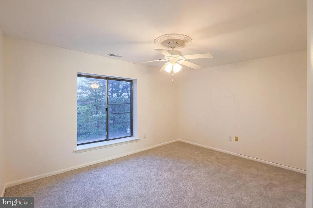 Photo of Unit 405D at 3041 FALLSTAFF ROAD