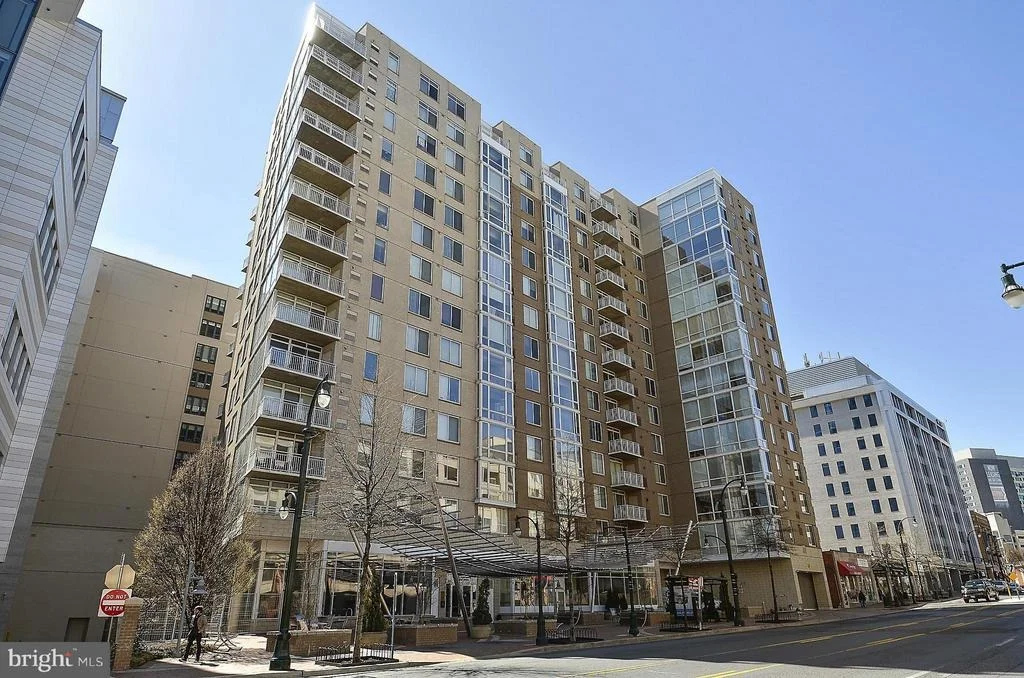 Photo of Unit 1305 at 930 WAYNE AVENUE