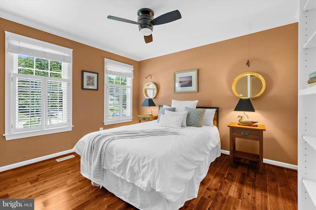 Photo of 527 BAY HILLS DRIVE
