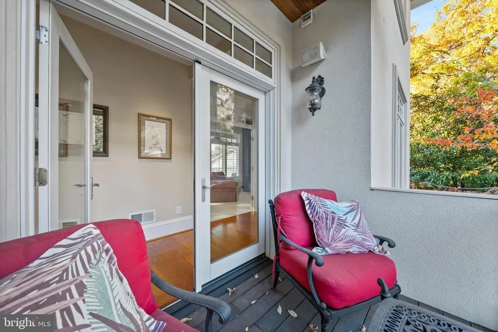 Photo of 206 HARBOR DRIVE
