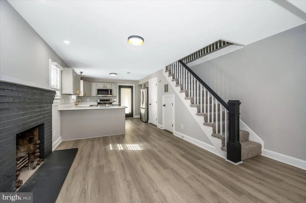 Photo of 1552 DENNIS ROAD