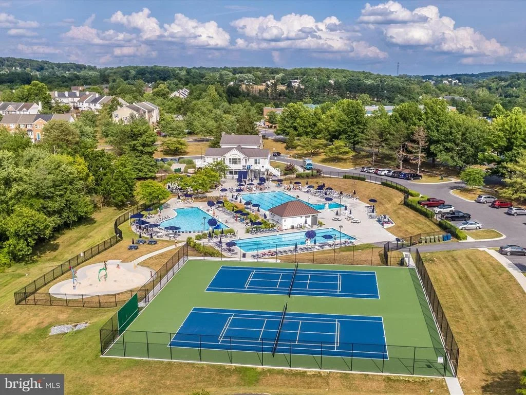 Photo of 6469 SADDLEBROOK LANE