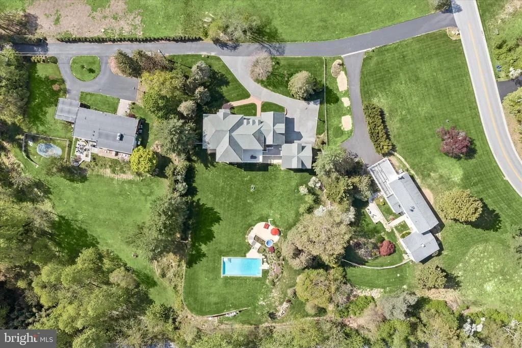 Photo of 2606 BRIGADOON ROAD