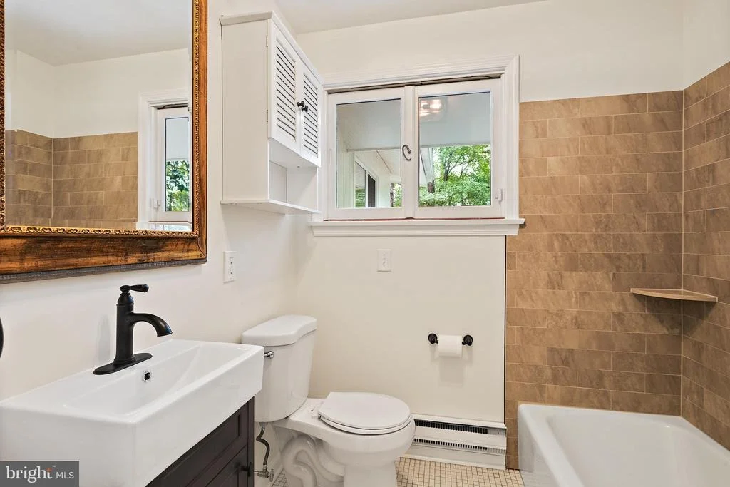 Photo of 1668 WINCHESTER ROAD