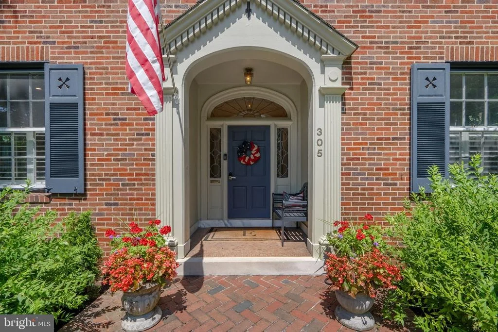 Photo of 305 COLLEGE PLACE