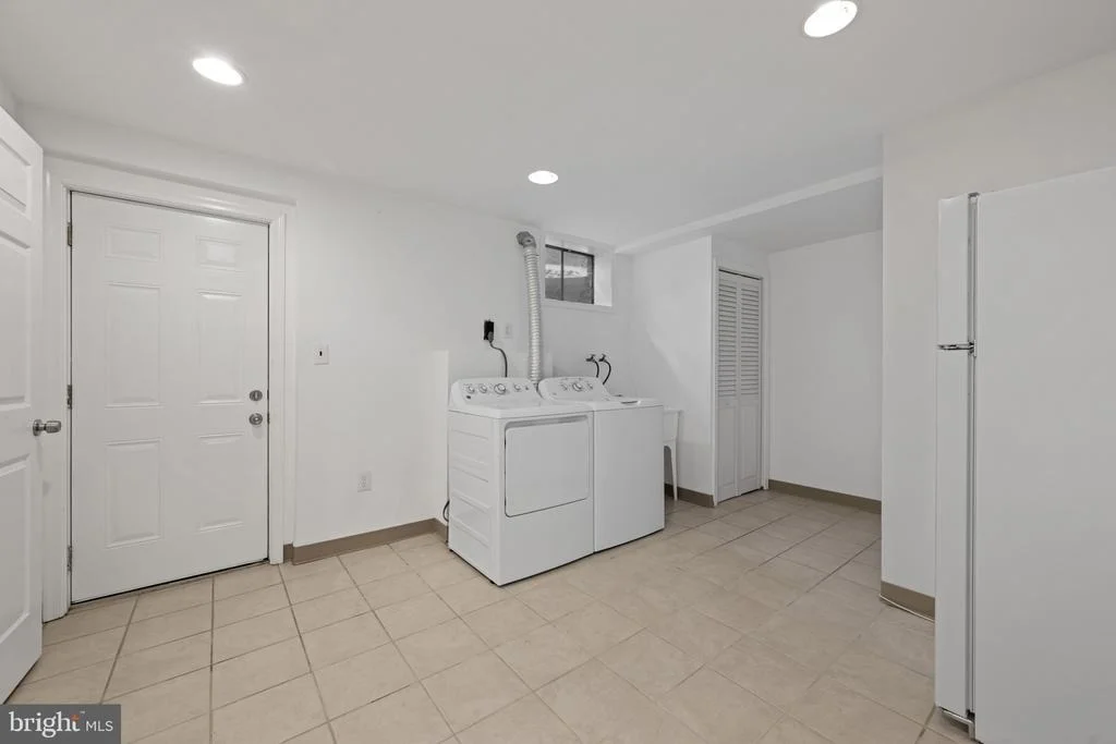 Photo of 19724 MEREDITH DRIVE