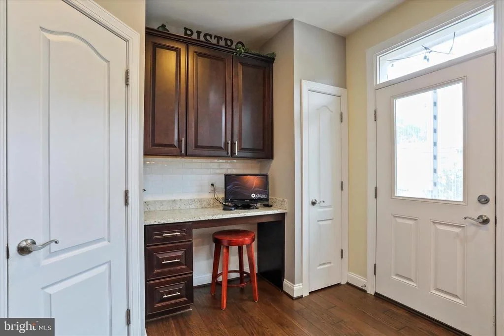 Photo of 20 MAXWELL SQUARE