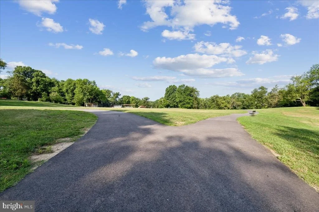 Photo of 6016 WILLIAMSBURG ROAD