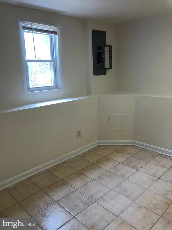Photo of 516 MENTOR AVENUE
